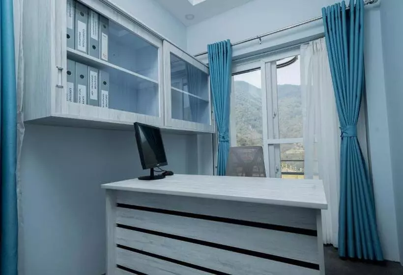هتل Gurjehome Serenity