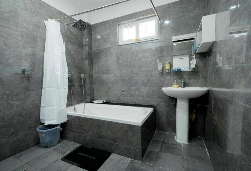 هتل Gurjehome Serenity