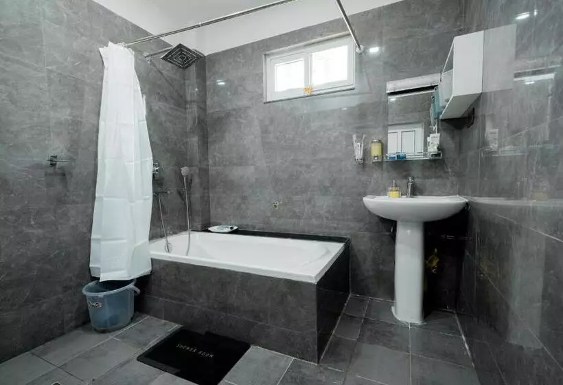 هتل Gurjehome Serenity