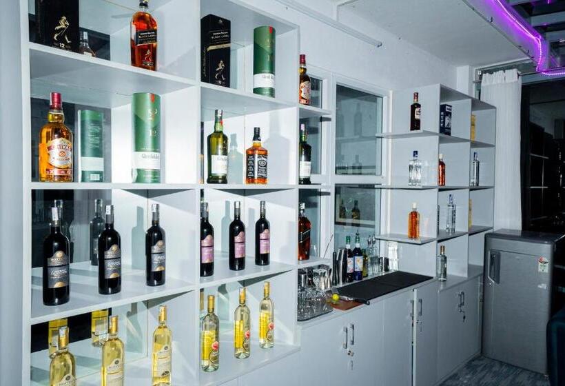 هتل Gurjehome Serenity