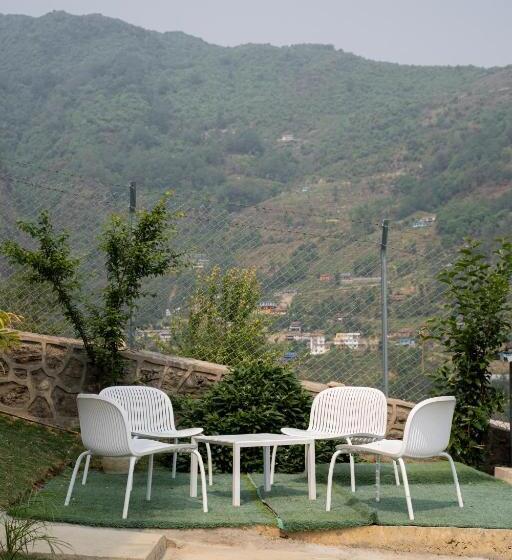 هتل Gurjehome Serenity