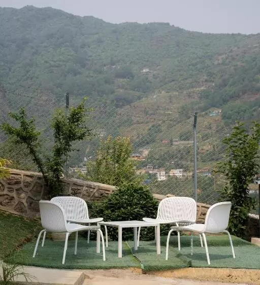 هتل Gurjehome Serenity