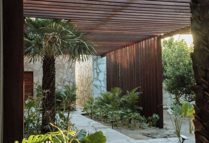 בית מלון כפרי Koloa Concept