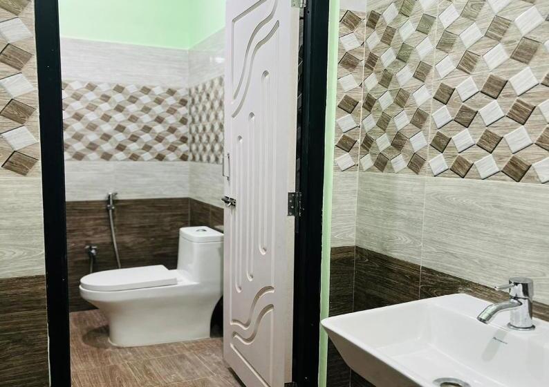 هتل Monisha Luxury Homestay