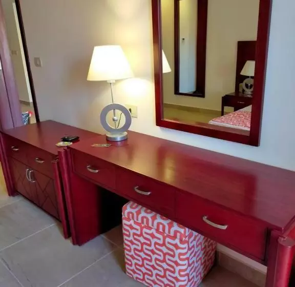 Oyster Bay Hotel Suite