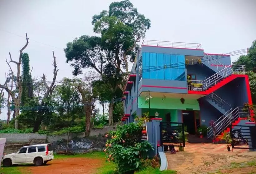 ホテル Royal Garden Yercaud