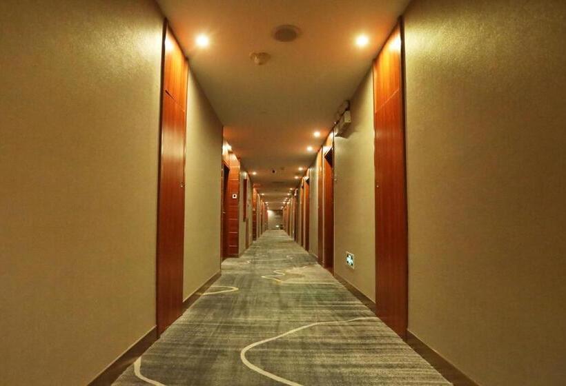 Hotel Shenzhen Luohu Railway Station