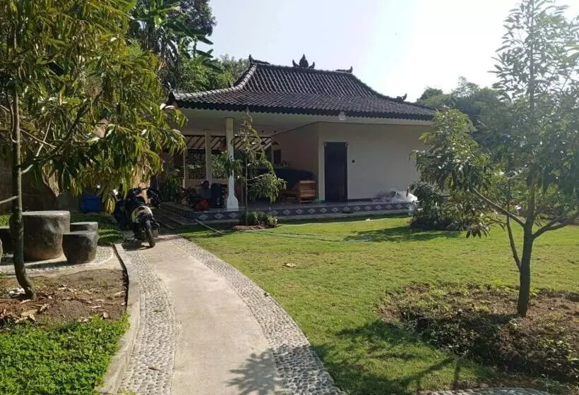 Majatalo Kubu D  Teba