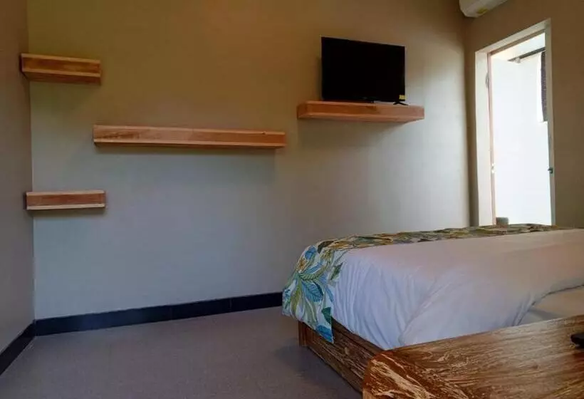 Majatalo Kubu D  Teba