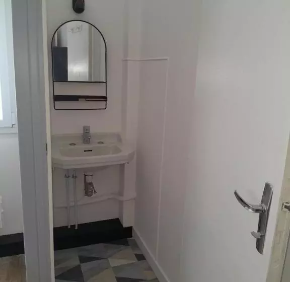 Hostel Chambre Au Calme