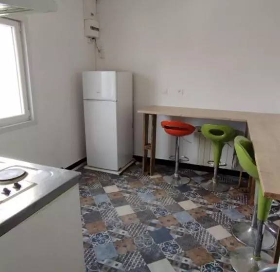 Hostel Chambre Au Calme