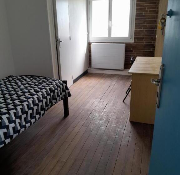 Hostel Chambre Au Calme