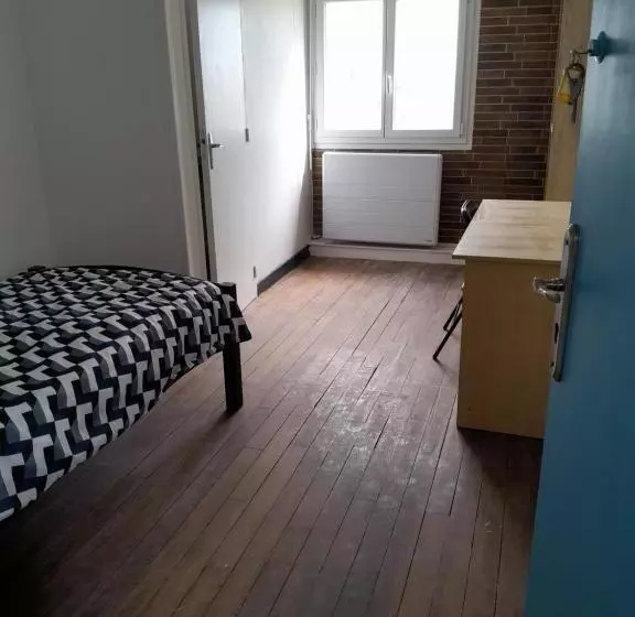 Hostel Chambre Au Calme