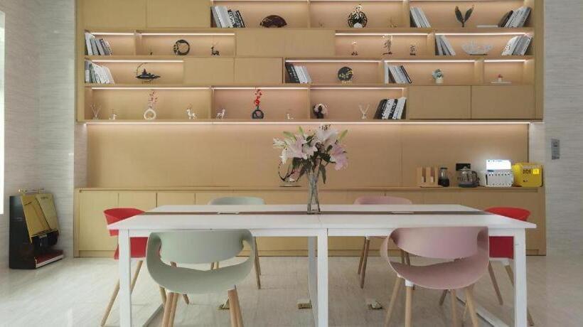 Borrman Hotel Shenzhen Airport North International Exhibition Center