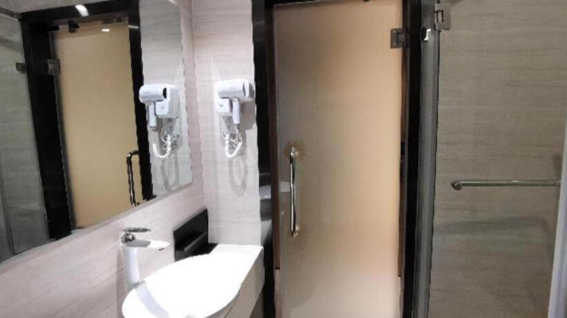 Borrman Hotel Shenzhen Airport North International Exhibition Center