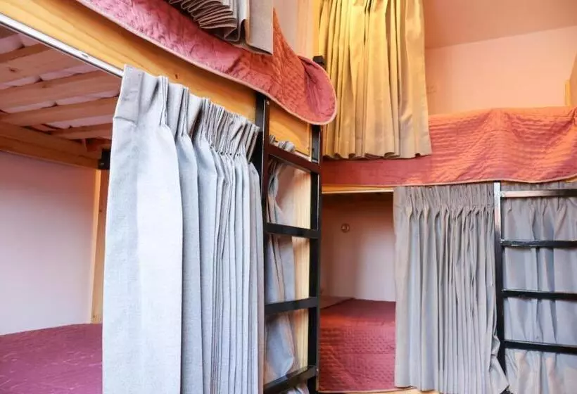Casa Pandora Hostel Women Only