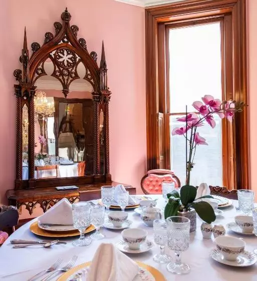 Central Park Bed & Breakfast