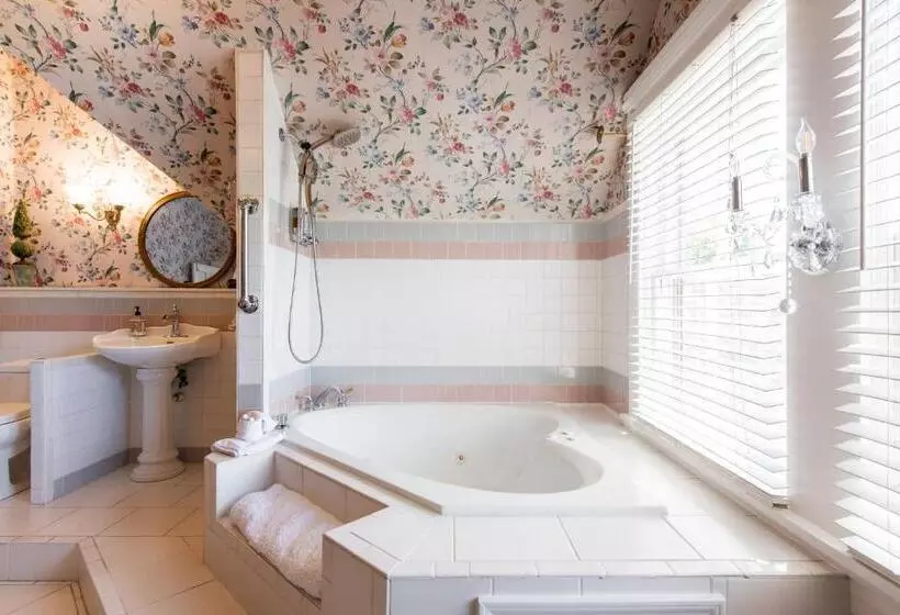 Central Park Bed & Breakfast