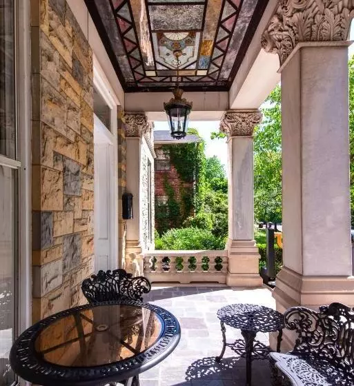 Central Park Bed & Breakfast