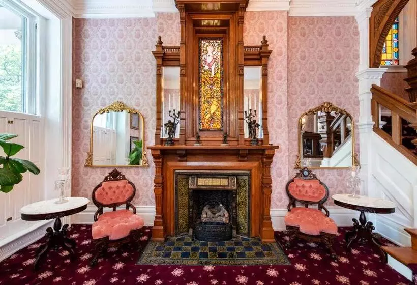 Central Park Bed & Breakfast