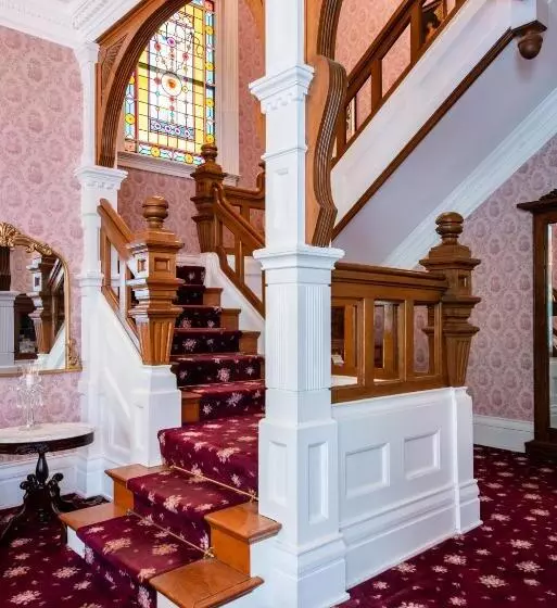 Central Park Bed & Breakfast