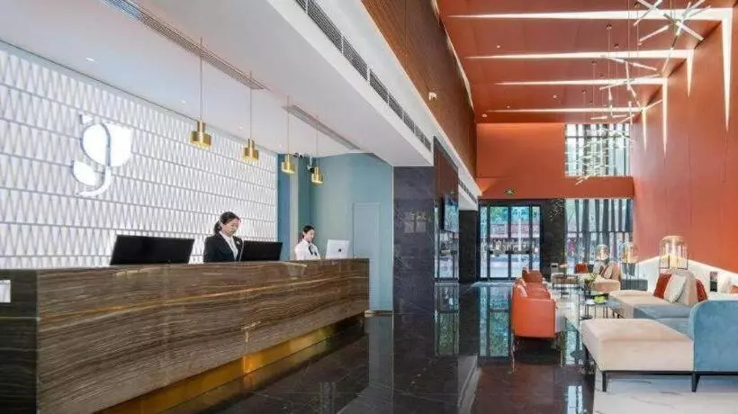 Hotelli Country Inn & Suites By Radisson Shantou 1981 The Mixc Railway Station