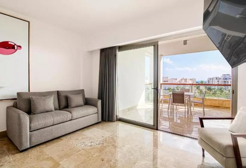 ホテル La Amada Ph03m Estudio Torre E