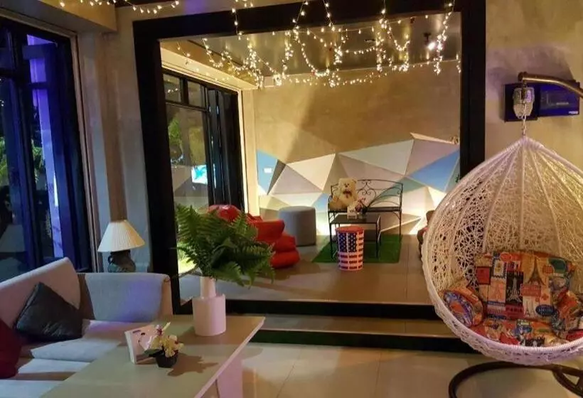 Hotelli Rungroj Panich