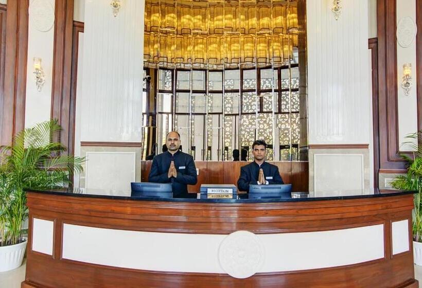 호텔 Sarovar Portico Saharanpur