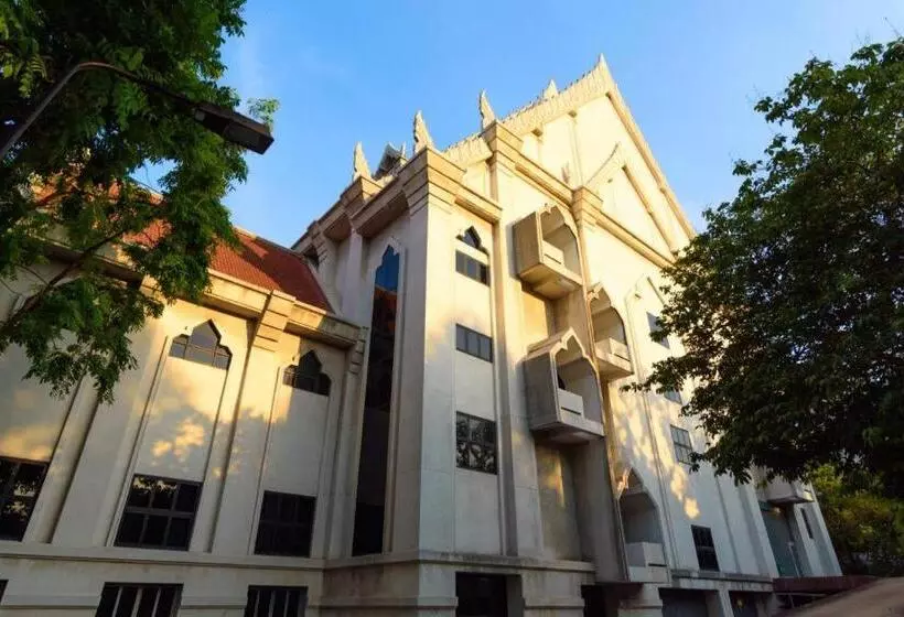 Hotelli Surang Mansion