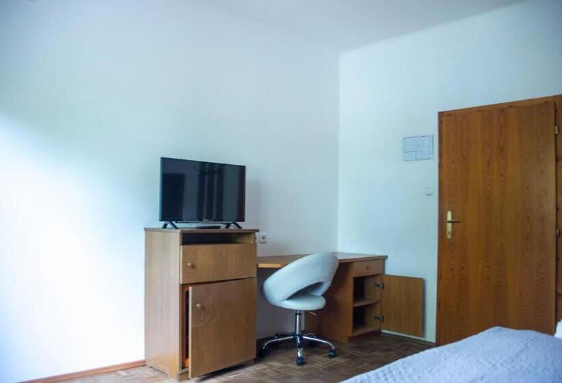 בית מלון כפרי Trend Lokal Rooms Bar