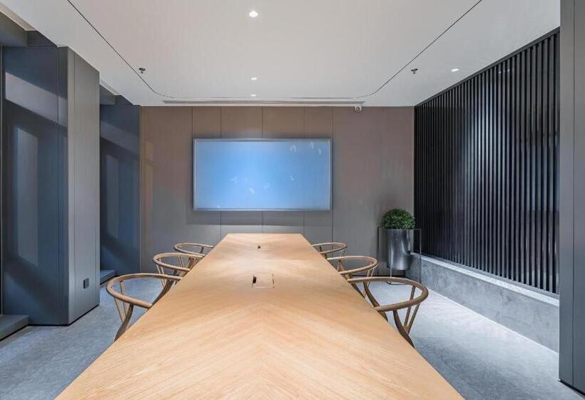 Ji Hotel Suzhou Baodai Road Metro Station