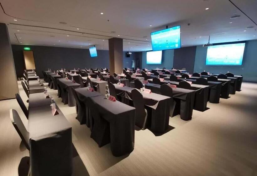 Ji Hotel Suzhou Baodai Road Metro Station