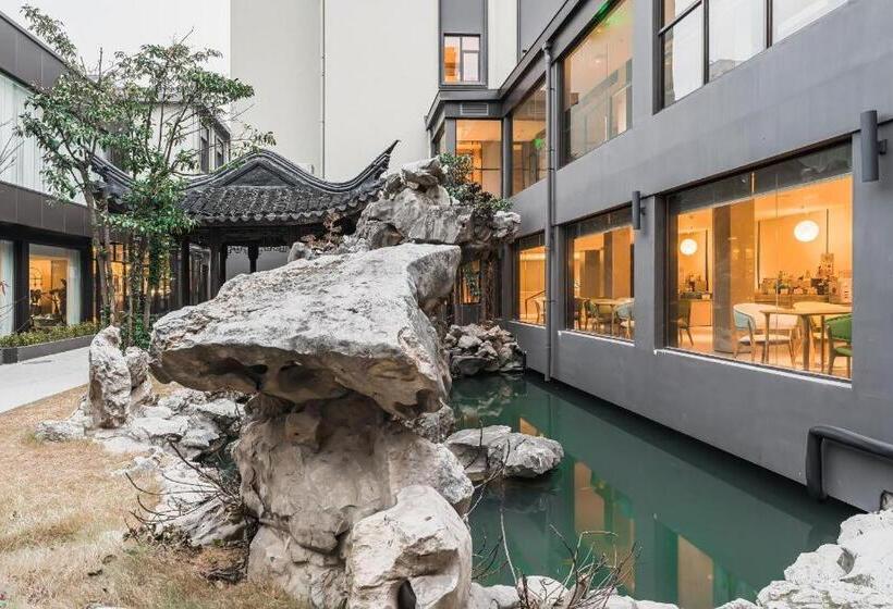 Ji Hotel Suzhou Baodai Road Metro Station
