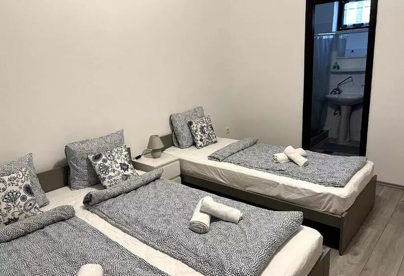 ペンション Aniiza Apartman 2