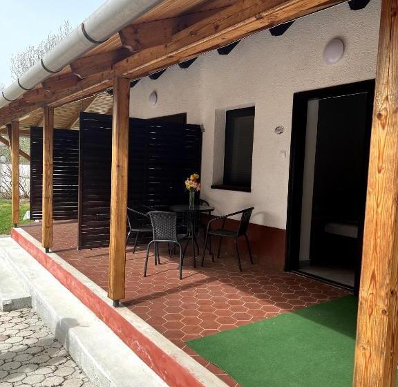 Пансион Aniiza Apartman 2