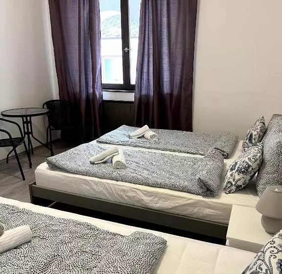 ペンション Aniiza Apartman 2