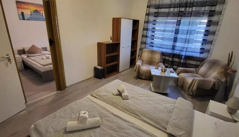 ペンション Aniiza Apartman 2