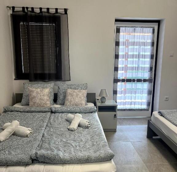 Пансион Aniiza Apartman 2