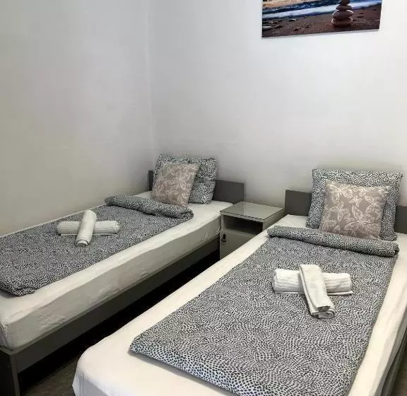 ペンション Aniiza Apartman 2