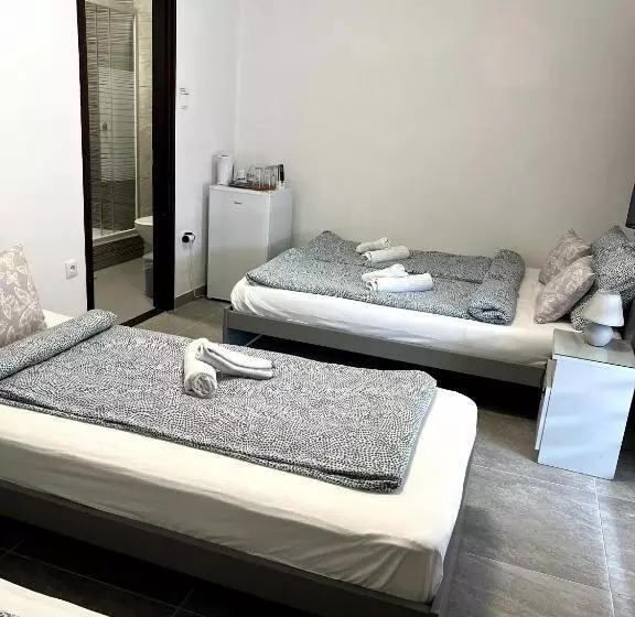ペンション Aniiza Apartman 2