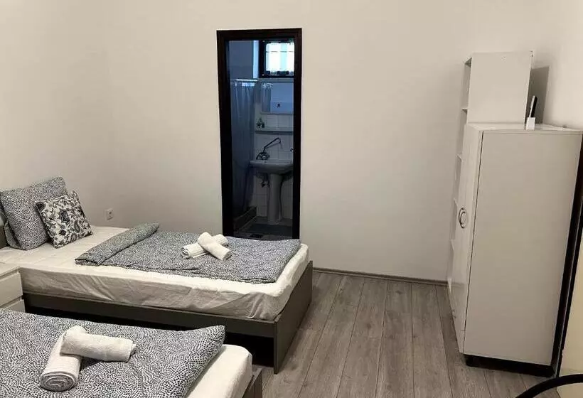 ペンション Aniiza Apartman 2