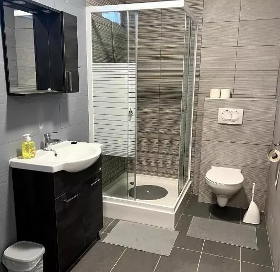 ペンション Aniiza Apartman 2