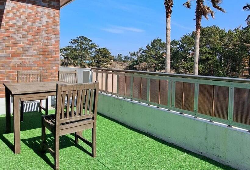 Pensione Jeju Junny Binny House Bed And Breakfast