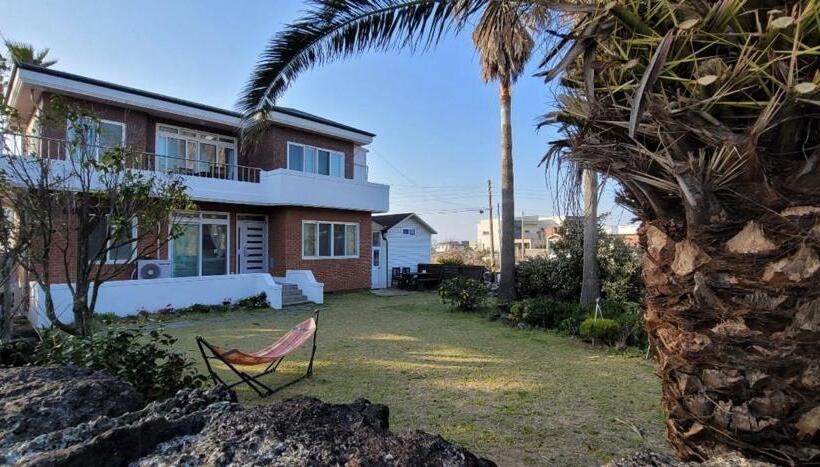 Pensione Jeju Junny Binny House Bed And Breakfast