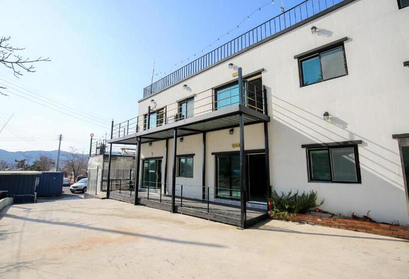 پانسیون Pohang Yangpodeungdae Pensyeon