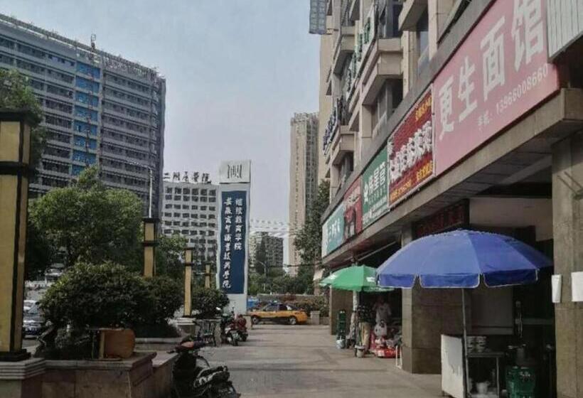 Shell Hotel Wuhu Kanngfu Road Dongfang Longcheng Wanda Plaza