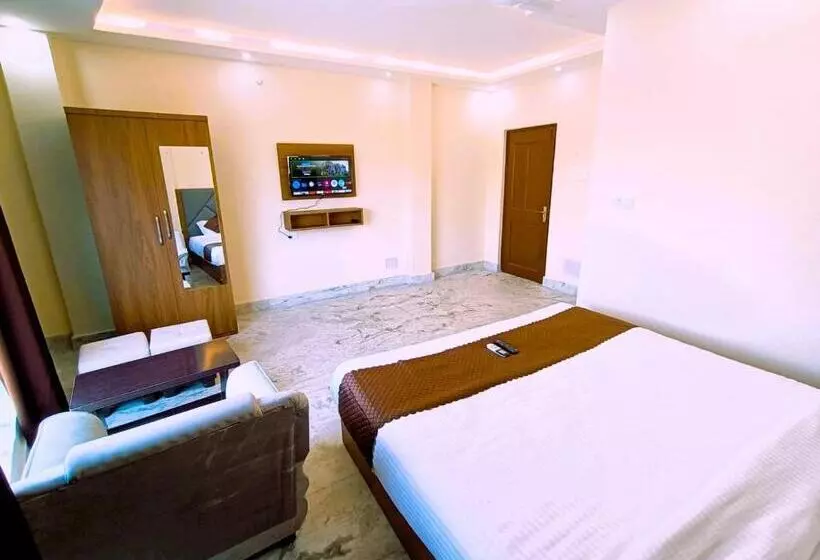 Super Oyo Hotel Danish Dreamstay