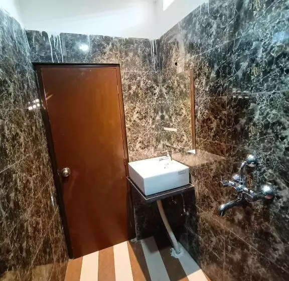 Super Oyo Hotel Danish Dreamstay