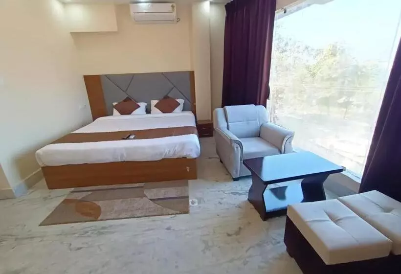 Super Oyo Hotel Danish Dreamstay